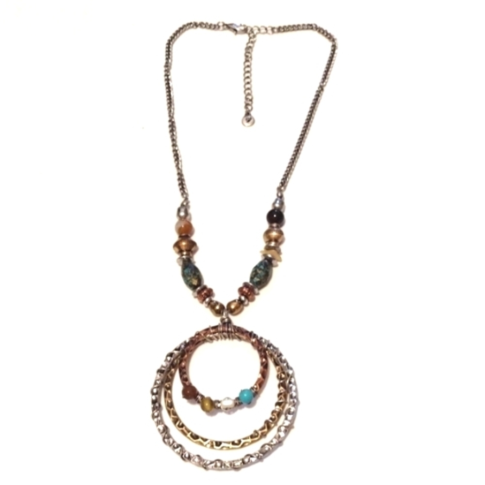 ROXY AND LOLA SILVER-TONE BEADED 3-TONE ROUND METAL PENDANT 17-20" NECKLACE